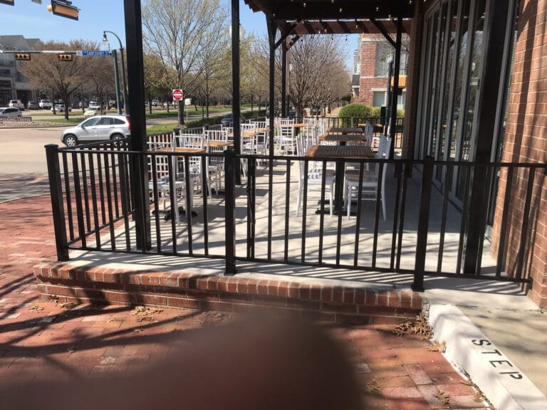 restaurant exterior side fence